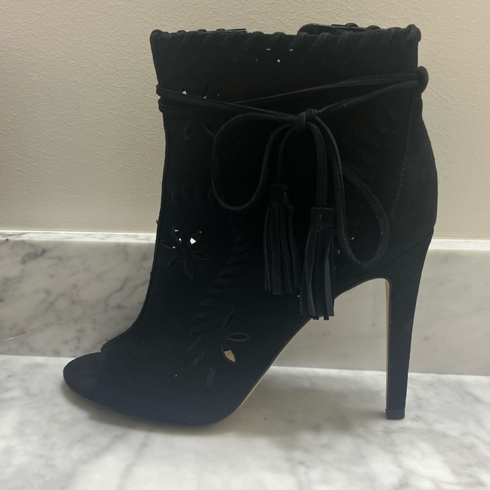 Invanka trump size 7 black suede like new